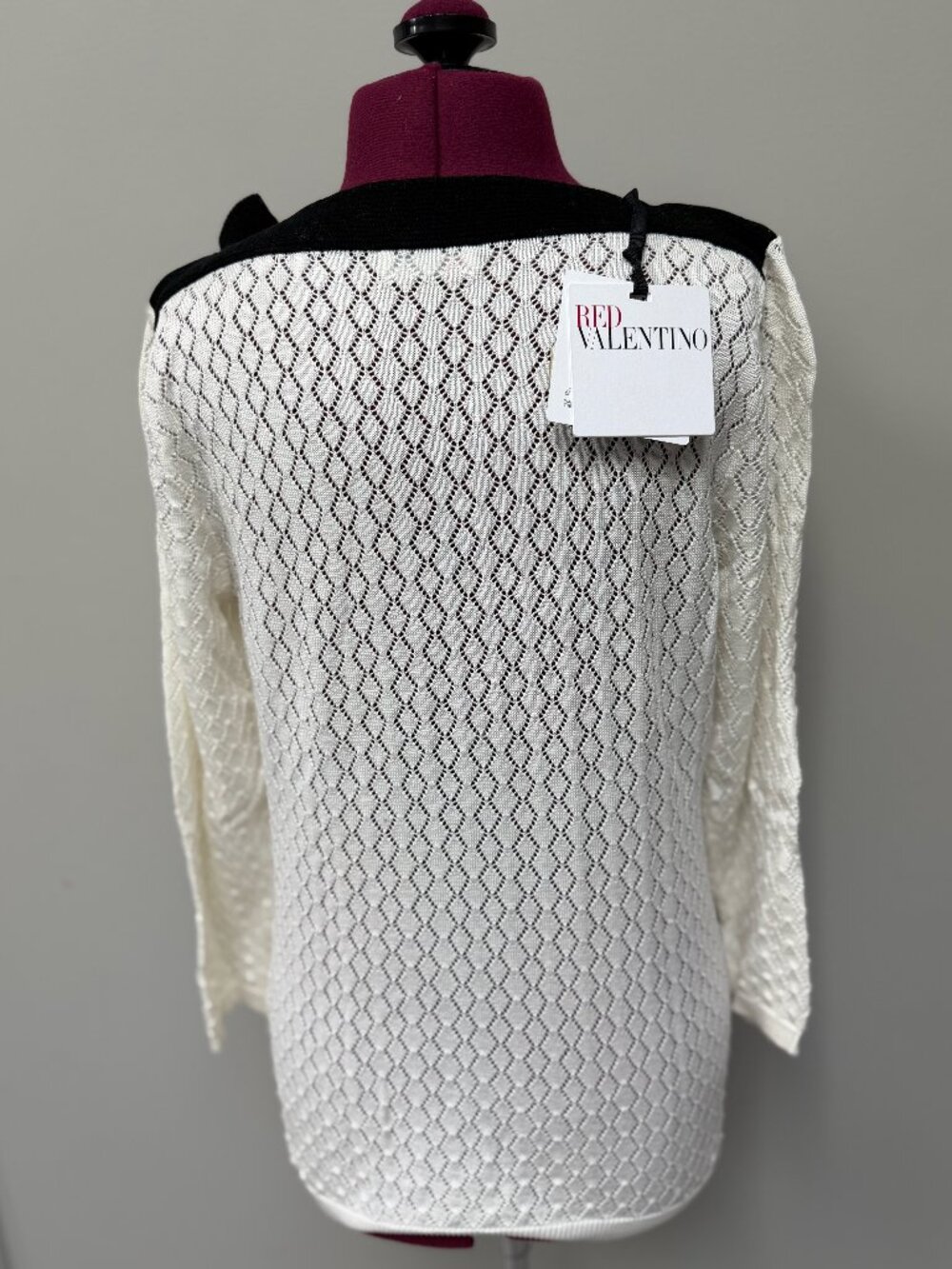NWT Valentino White Cotton Sweater with Black Shoulder Bow Detail - Size M - Picture 2 of 10